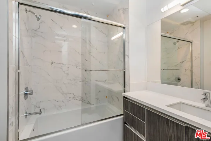 644 N Normandie Avenue, Los Angeles, California 90004