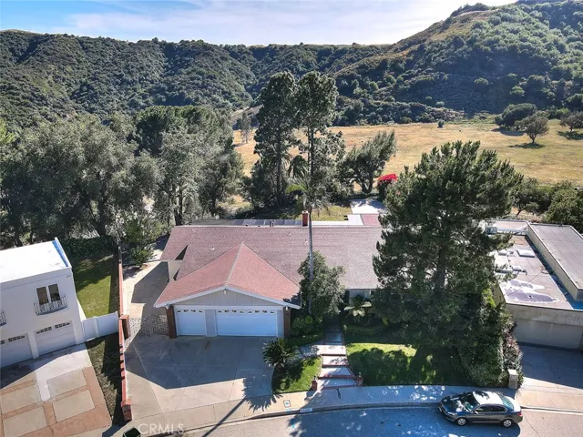 16612 Park Lane Circle, Los Angeles, California 90049