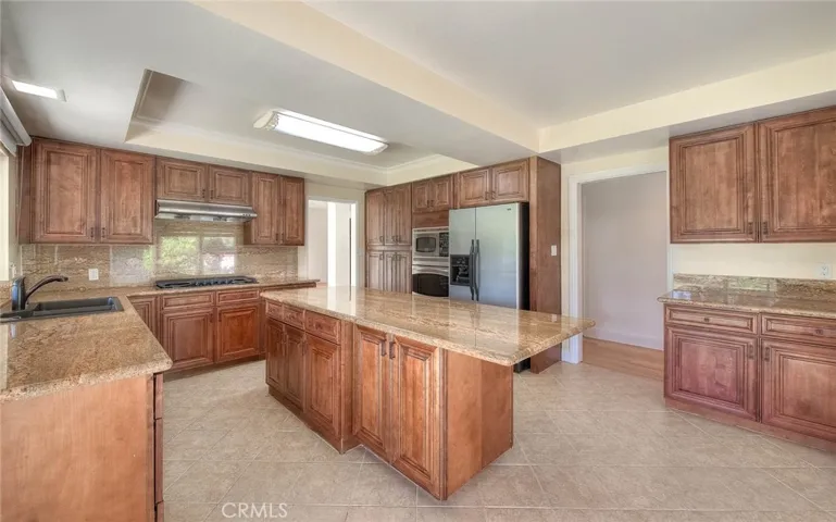 16612 Park Lane Circle, Los Angeles, California 90049