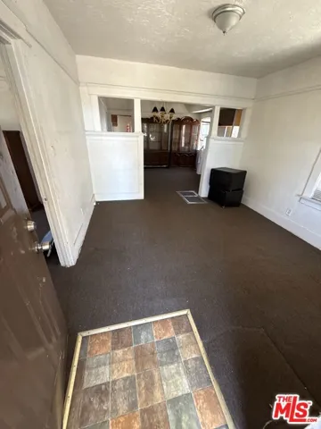 913 W 77th Street, Los Angeles, California 90044