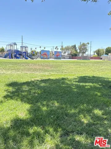 913 W 77th Street, Los Angeles, California 90044