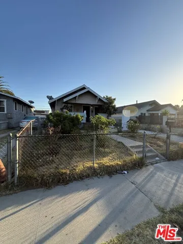 913 W 77th Street, Los Angeles, California 90044