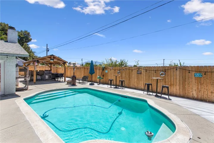 40431 Rome Beauty, Cherry Valley, California 92223
