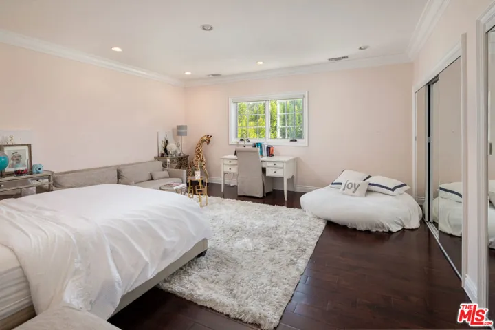 10914 Bellagio Road, Los Angeles, California 90077