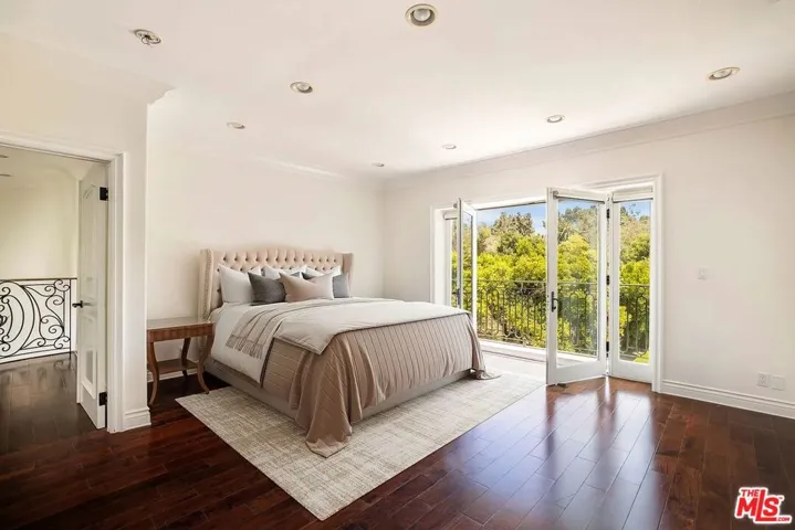 10914 Bellagio Road, Los Angeles, California 90077