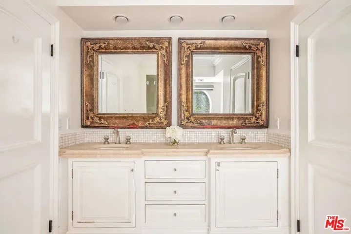 10914 Bellagio Road, Los Angeles, California 90077