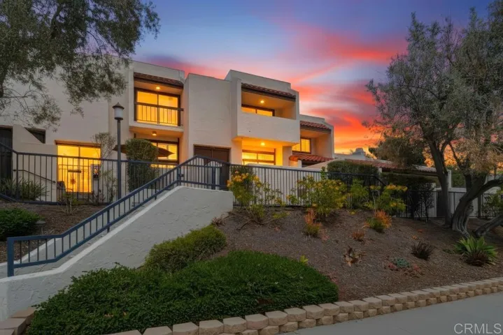 6744 Caminito Del Greco, San Diego, California 92120