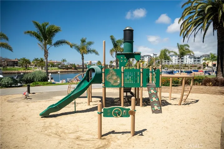 1431 Windshore, Oxnard, California 93035