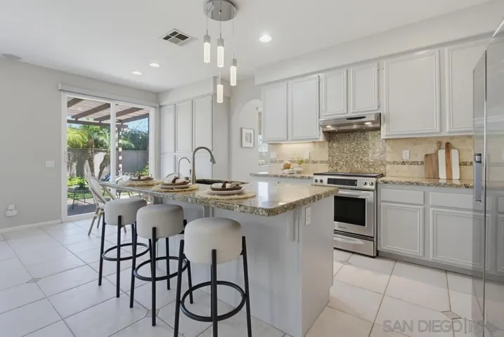 6084 Paseo Monona, Carlsbad, California 92009