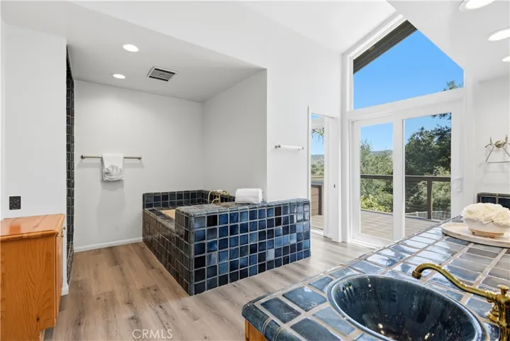 23216 Park Esperanza, Calabasas, California 91302
