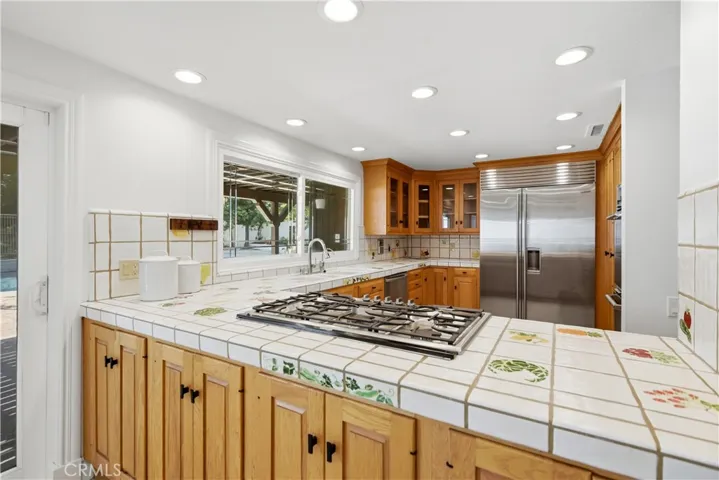 23216 Park Esperanza, Calabasas, California 91302