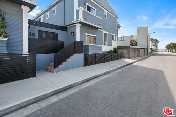 36 Navy Street 3, Venice, California 90291