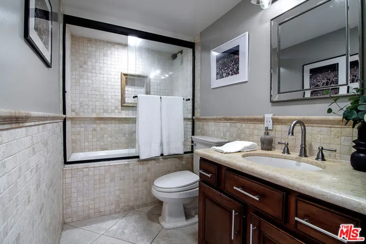 10390 La Grange Avenue X02, Los Angeles, California 90025