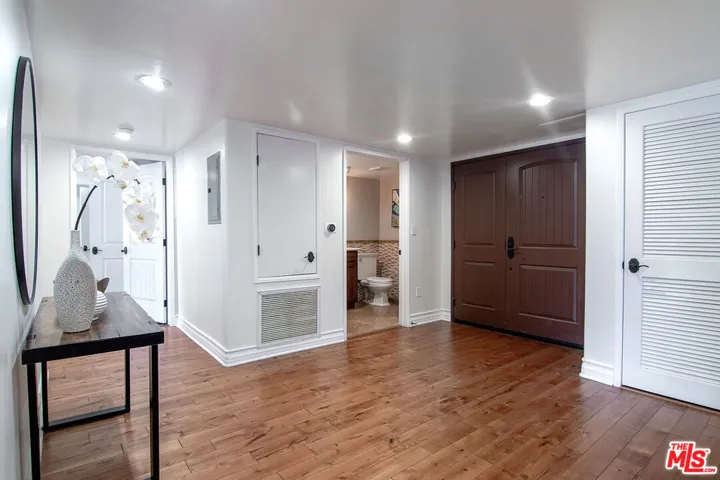 10390 La Grange Avenue X02, Los Angeles, California 90025