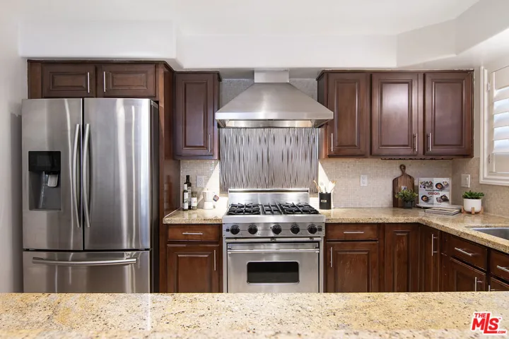 10390 La Grange Avenue X02, Los Angeles, California 90025