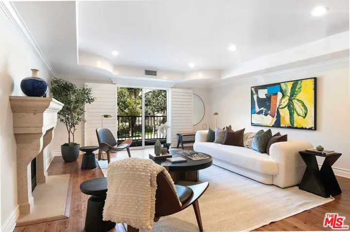 10390 La Grange Avenue X02, Los Angeles, California 90025