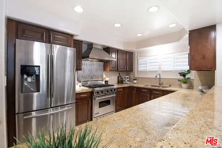 10390 La Grange Avenue X02, Los Angeles, California 90025