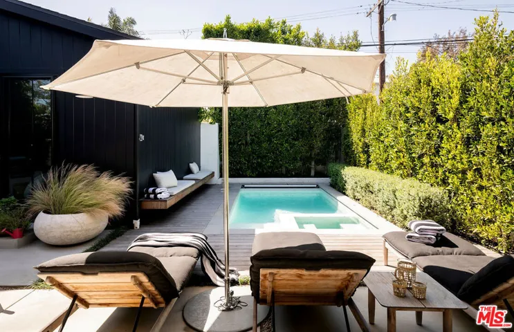 1099 Nowita Place, Venice, California 90291