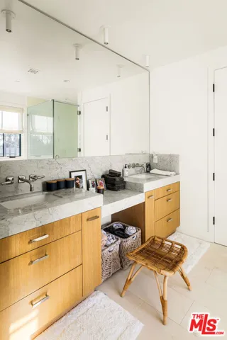 1099 Nowita Place, Venice, California 90291