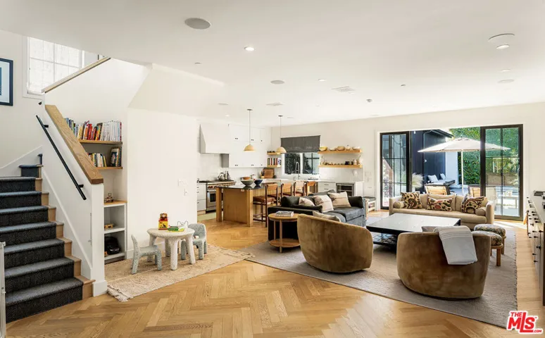 1099 Nowita Place, Venice, California 90291