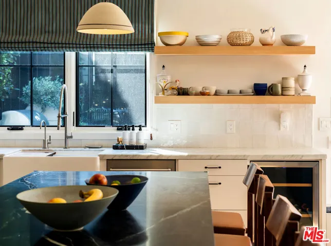 1099 Nowita Place, Venice, California 90291