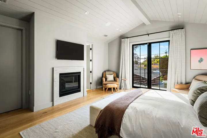1099 Nowita Place, Venice, California 90291