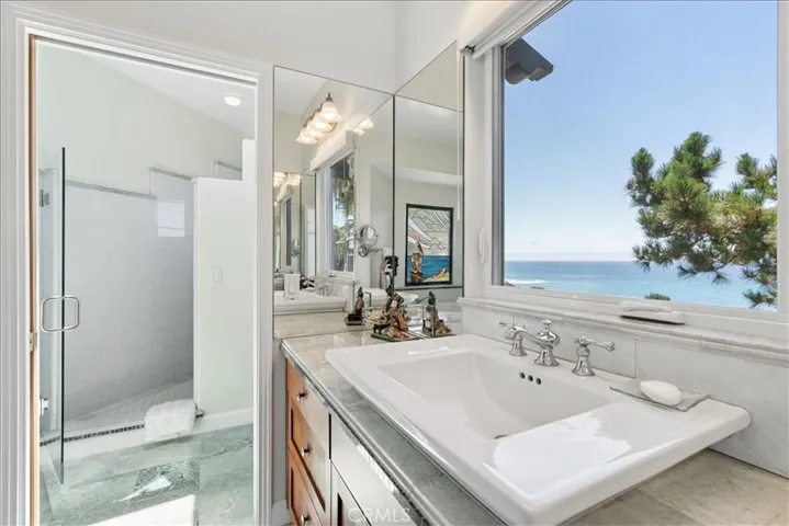Bath in main suite.