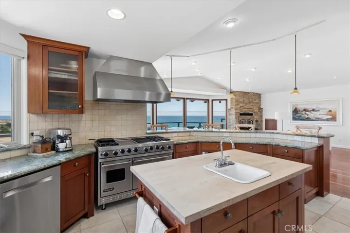 Chef's kitchen.