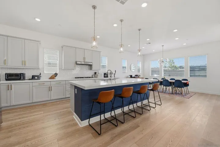 305 Creekview Ct, San Marcos, California 92078