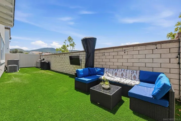 305 Creekview Ct, San Marcos, California 92078