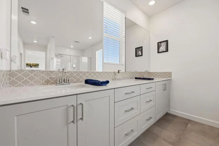 305 Creekview Ct, San Marcos, California 92078