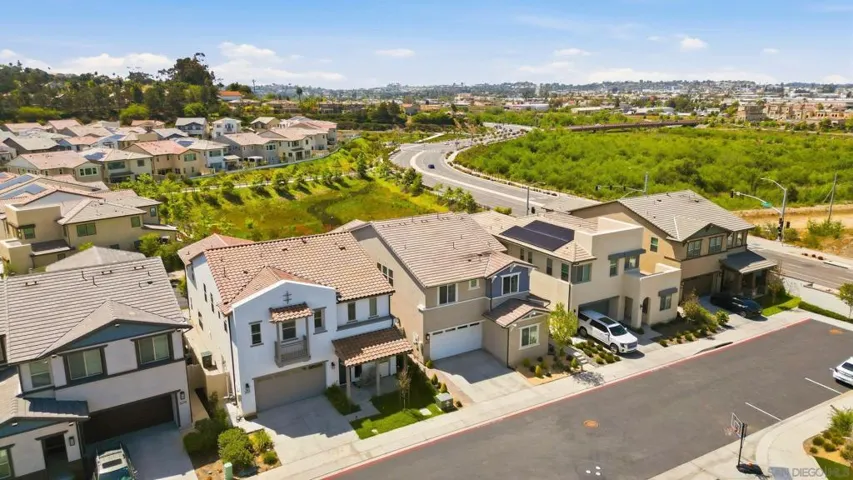 305 Creekview Ct, San Marcos, California 92078