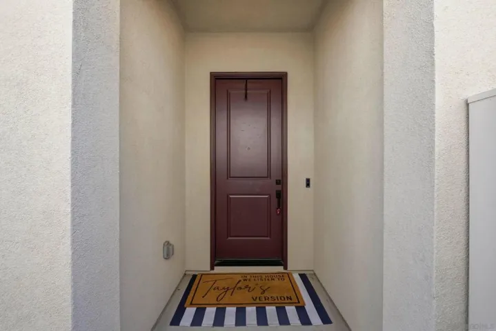 305 Creekview Ct, San Marcos, California 92078