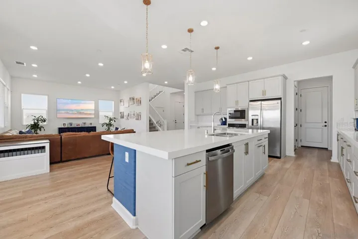 305 Creekview Ct, San Marcos, California 92078