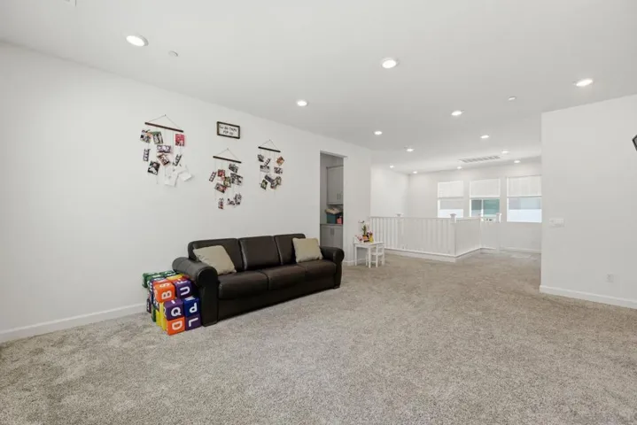 305 Creekview Ct, San Marcos, California 92078