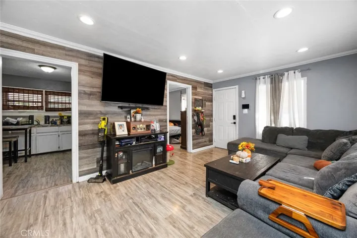 610 S Vine, Ontario, California 91762