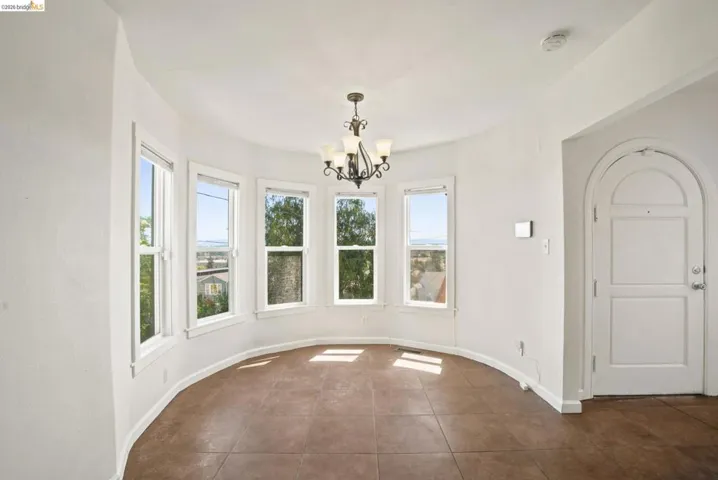 6616 Outlook Ave, Oakland, California 94605