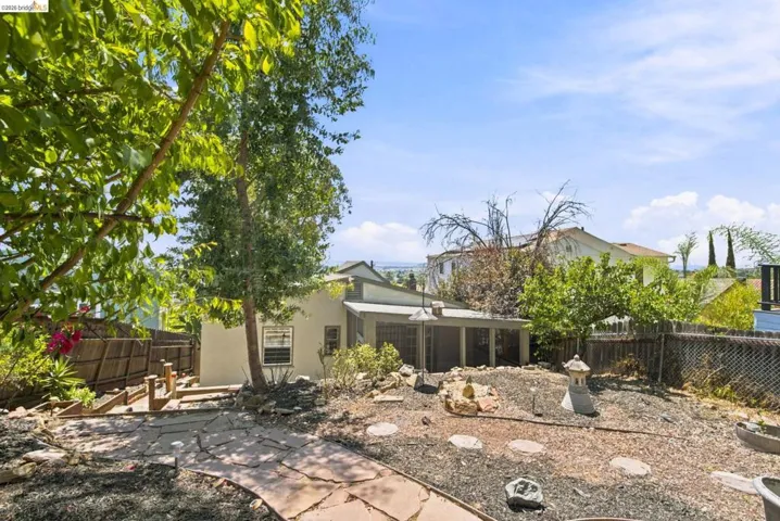 6616 Outlook Ave, Oakland, California 94605