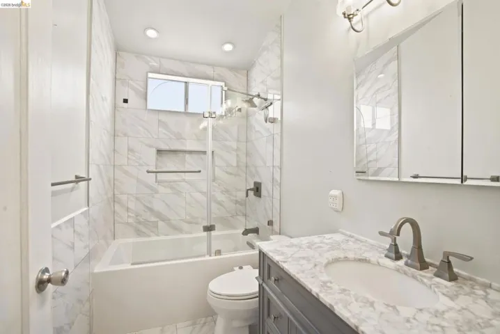 6616 Outlook Ave, Oakland, California 94605