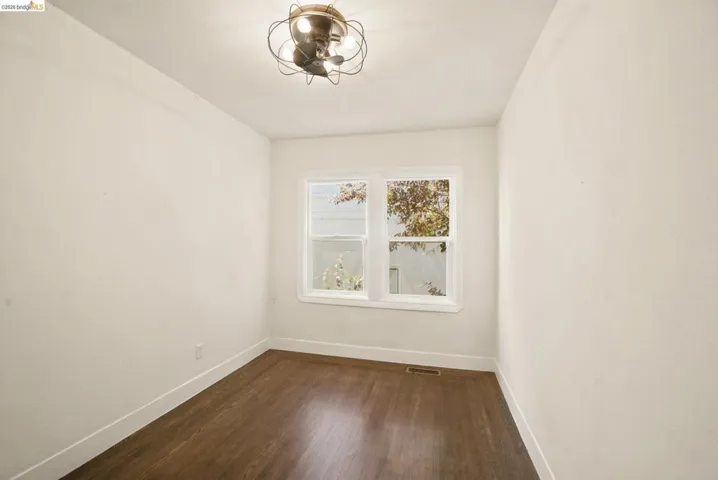 6616 Outlook Ave, Oakland, California 94605