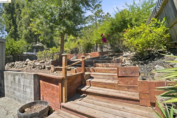 6616 Outlook Ave, Oakland, California 94605