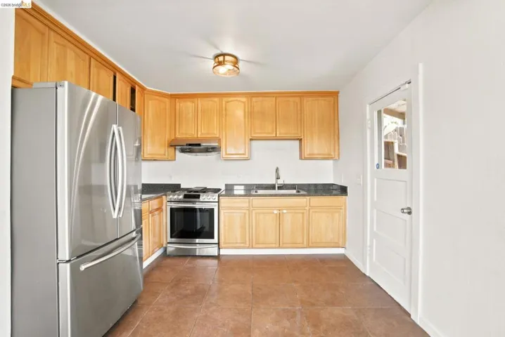 6616 Outlook Ave, Oakland, California 94605