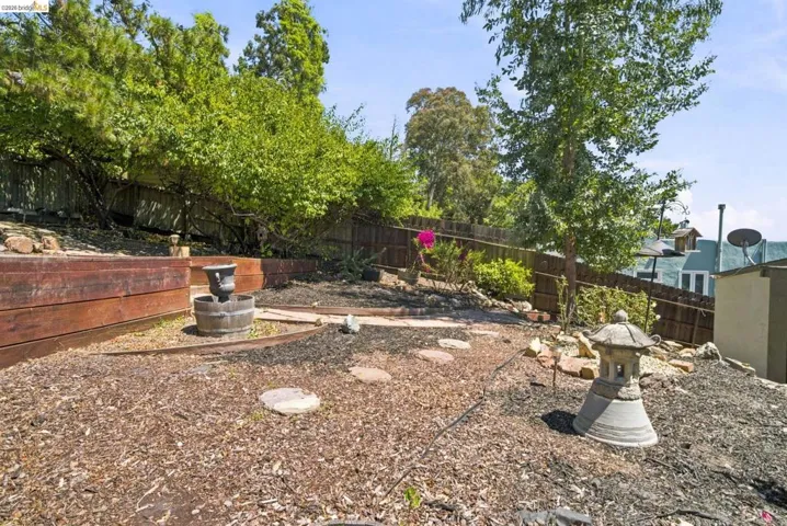 6616 Outlook Ave, Oakland, California 94605