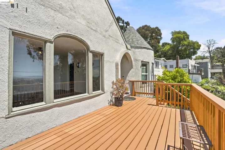 6616 Outlook Ave, Oakland, California 94605