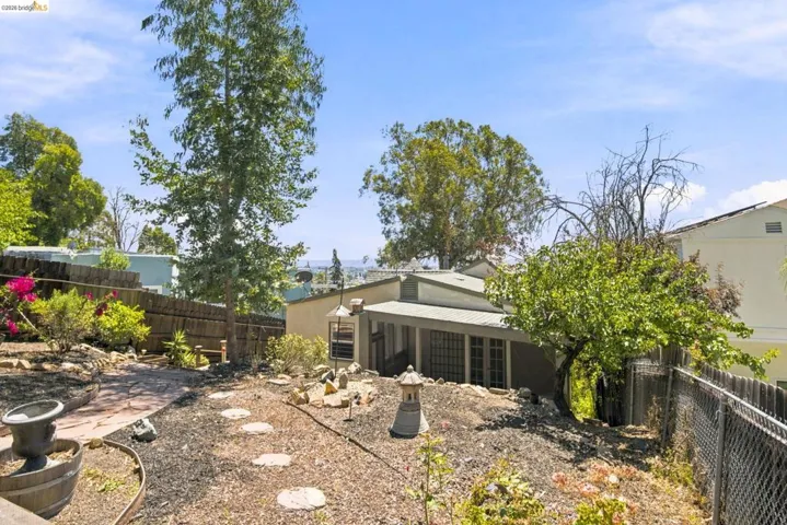 6616 Outlook Ave, Oakland, California 94605