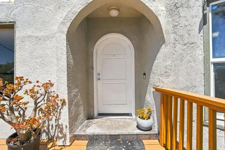 6616 Outlook Ave, Oakland, California 94605