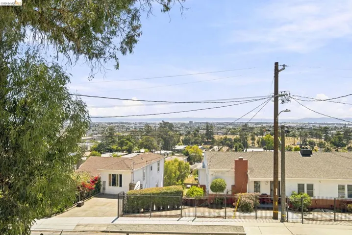 6616 Outlook Ave, Oakland, California 94605