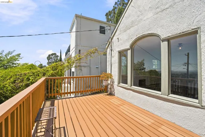 6616 Outlook Ave, Oakland, California 94605