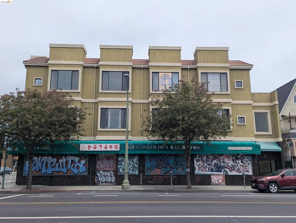 400 E 12th St