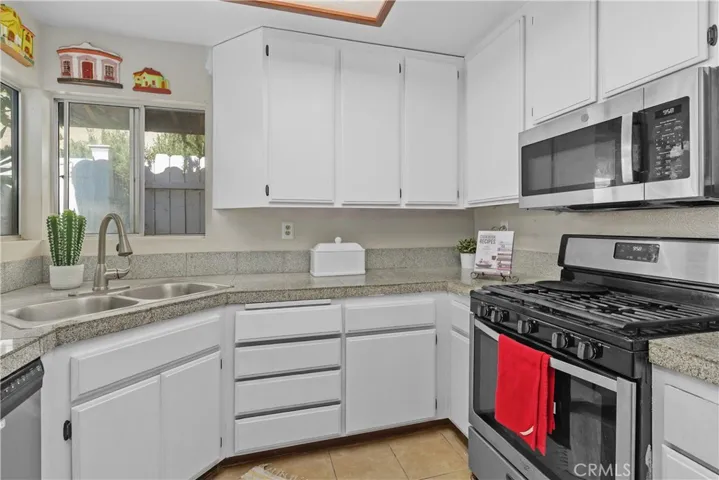 1837 De Carmen Drive, Colton, California 92324